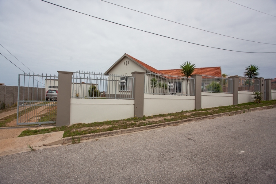 3 Bedroom Property for Sale in Humerail Eastern Cape